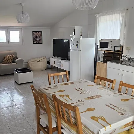 Area Pequena Atico 公寓 *