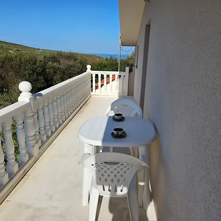 Area Pequena Atico *